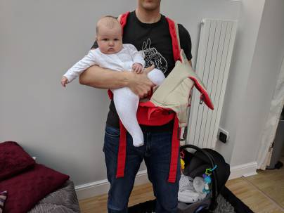 One-handed front carrier loading, good if you're strong and confident with your child