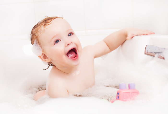 baby boy singing in the bath