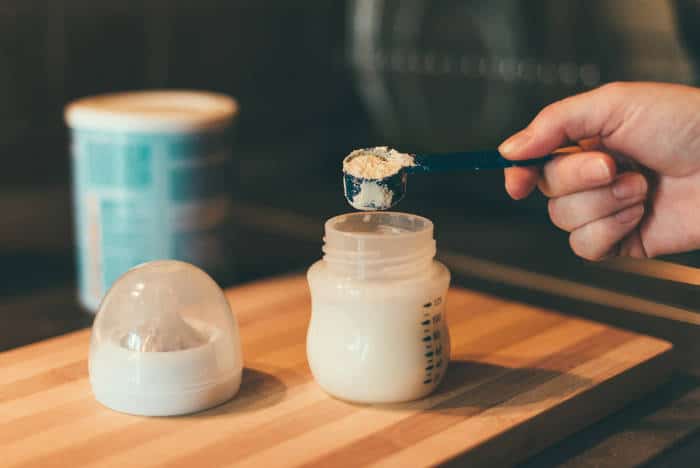 Mixing baby formula in a bottle