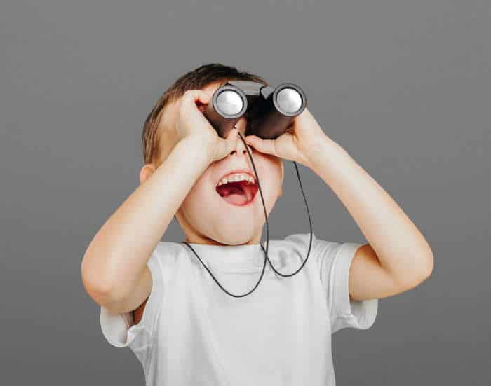 kid-with-binoculars